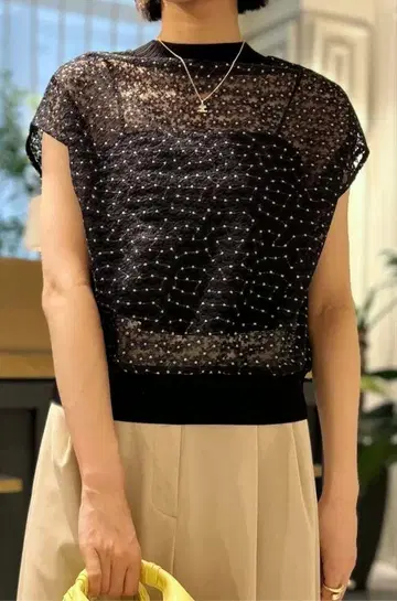 Ballsey 블랙 레이스 프렌치 슬리브 탑