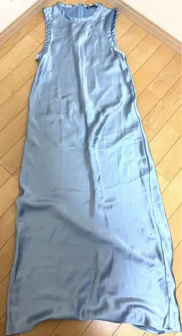 ZARA 슬리브리스 롱 드레스 스카이블루 블루 새틴 M
