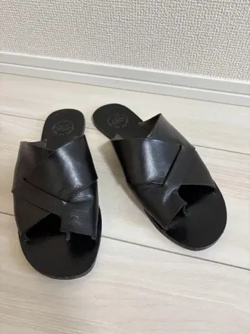 가죽 샌들