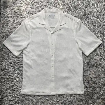 자라 화이트 반팔 셔츠 XL