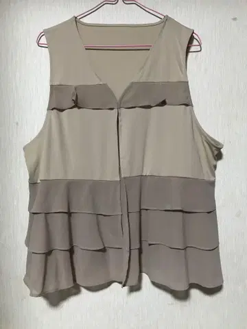 안드러브 프릴 베스트