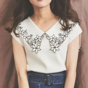 자수 세일러 카라 니트