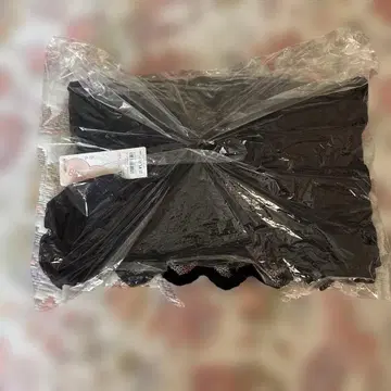 새상품 지유 레이스 프릴 블랙 슬리브리스 탑 XL 새상품