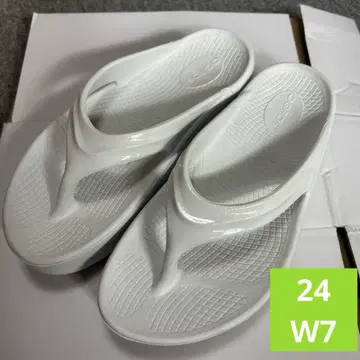 OOFOS OOmega 우포스 화이트 24cm 리커버리 샌들