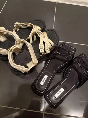 스포츠 샌들과 힐 샌들 세트