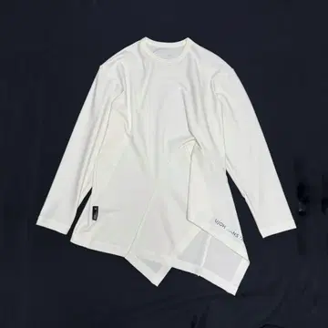 새상품급 비대칭 플레어 탑 UJOH DANSKIN 화이트 M