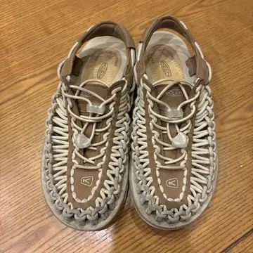 KEEN 샌들