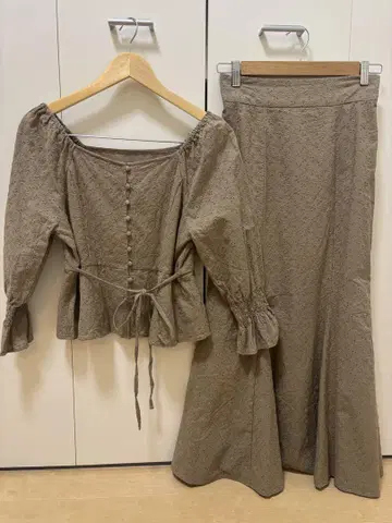 mysty woman 스커트 셋업