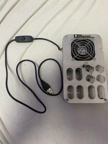 SKW USB 팬이 장착된 배터리 스탠드