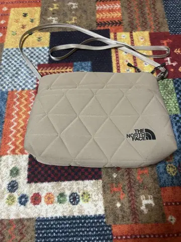 THE NORTH FACE 퀼팅 사코슈 베이지