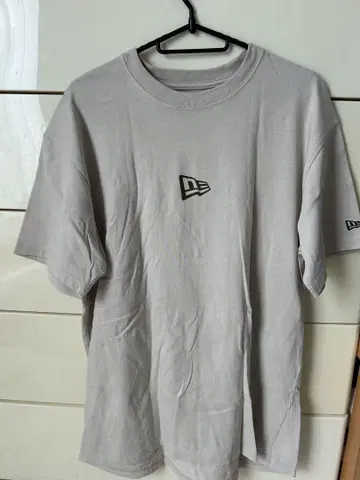 NEWERA 원 포인트 티셔츠