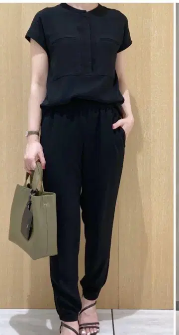 띠어리 블라우스 S & 조거 팬츠 P 네이비 세트