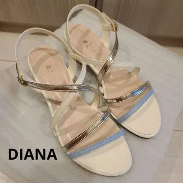 DIANA 크로스 스트랩 샌들