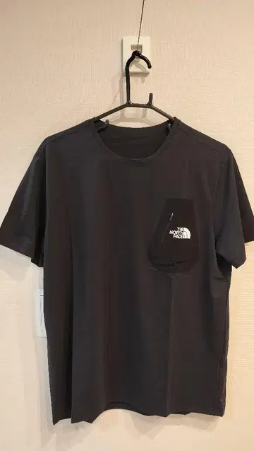 THE NORTH FACE 블랙 티셔츠