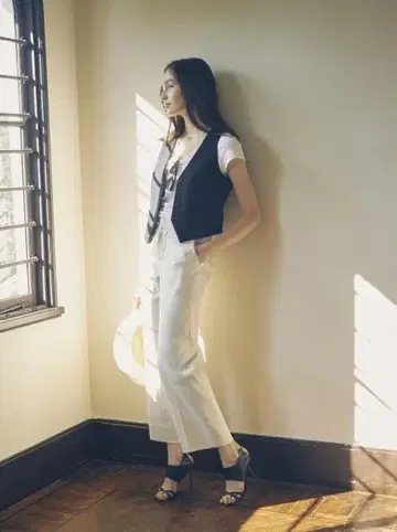 새상품급 MARIEBELLE JEAN 린넨 블렌드 플레어 슬랙스 팬츠