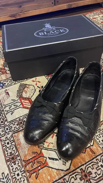 BARKER BLACK ENGLAND 오페라 펌프스