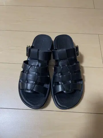 로리즈팜 칸도 핏 그루카 샌들