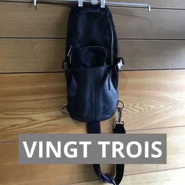 네이비 나일론 숄더백 VINGTTRoIs