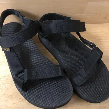 Teva 블랙 샌들