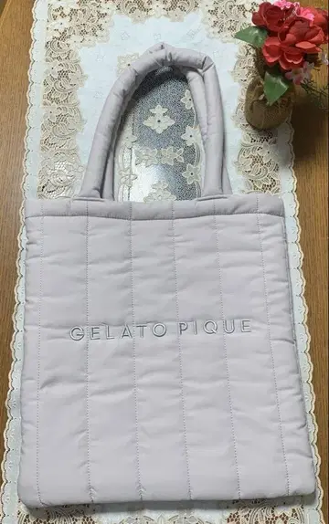 젤라또피케 퀼팅 토트백 ONLINE 한정판 그레이