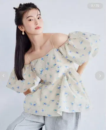 LILY BROWN 3way 시어 자카드 페플럼 블라우스 FLOWER