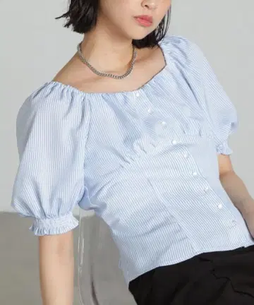 스카이블루 스트라이프 퍼프 슬리브/오프숄더 블라우스