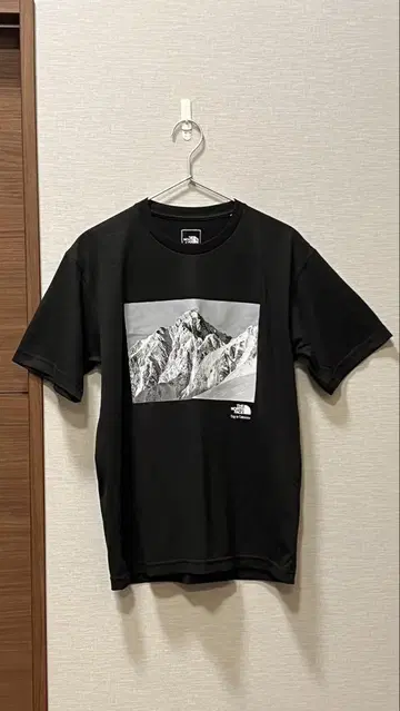 THE NORTH FACE 블랙 티셔츠 S 사이즈