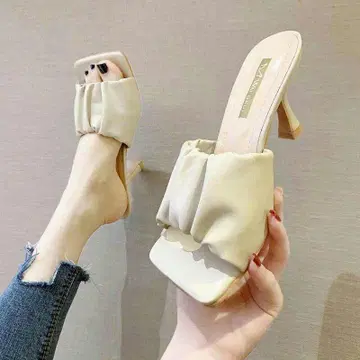 리본 포함 베이지 오픈토 샌들