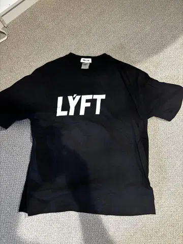 LYFT WINDANDSEA 블랙 티셔츠