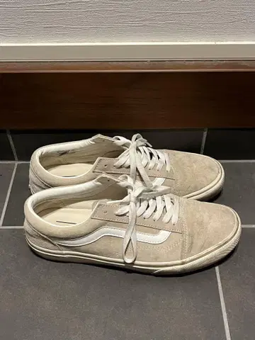 Vans 베이지 스웨이드 로우 컷 스니커즈