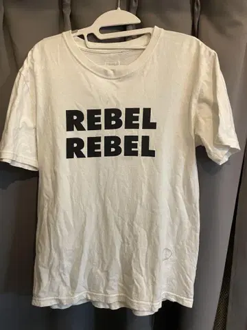 TANGTANG REBEL REBEL 티셔츠 화이트