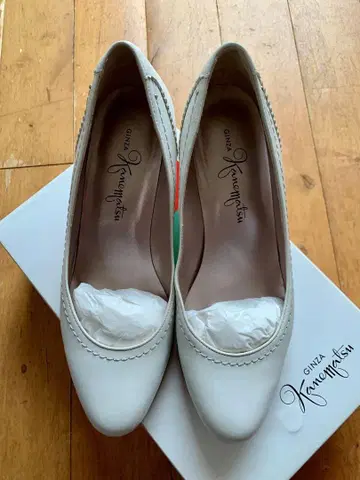 Ginza Kanematsu 긴자 카네마츠 화이트 펌프스 23.5cm