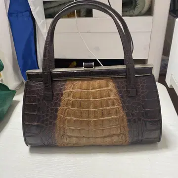 클래식 크로코다이 핸드백