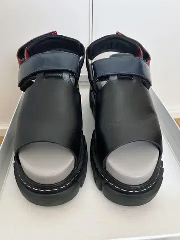 UN3D 안스 리드 밑창 볼륨 샌들 37