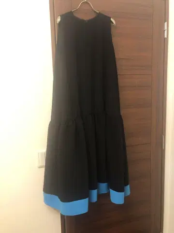 YOKOCHAN 헴 플레어 드레스