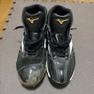 Mizuno 스파이크 슈즈 사와무라 타쿠이치 선수 착용 블랙/화이트