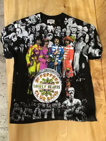 THE BEATLES Sgt. Pepper's 올 패턴 티셔츠 L 사이즈