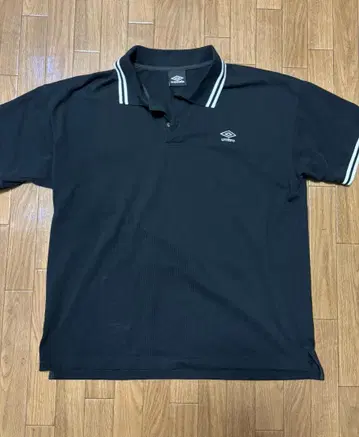 엄브로(UMBRO) 별주 피케 셔츠/원포인트 자수(한정판)