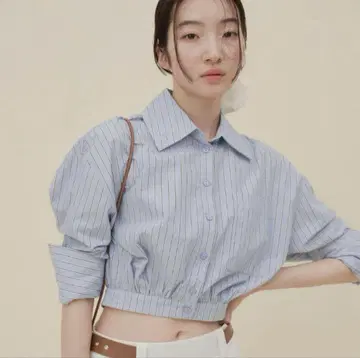지우논 GIUNON 로고 스트라이프 크롭 셔츠