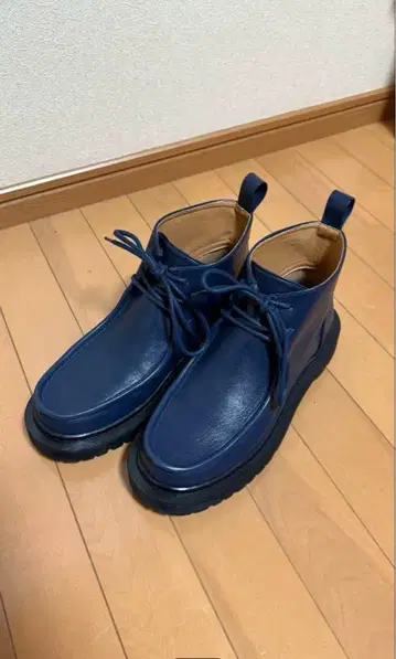새상품급 아줄 티롤리안 부츠 네이비
