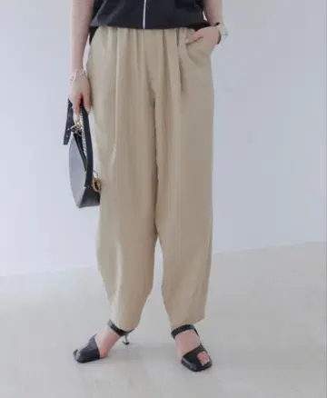 새상품 에이미로우 릴랙스 커브 팬츠 베이지