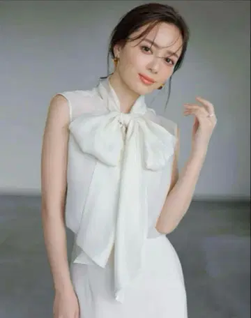 아누아스 2way 시어 볼륨 태국 블라우스 아이보리
