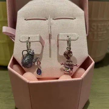 스와로브스키 Swarovski 디즈니 원더랜드 앨리스 귀걸이