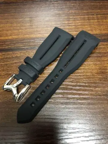 가가 밀라노 러버 벨트 블랙 크로노그래프 48mm 패네핀 포함