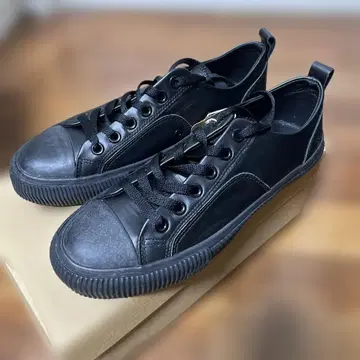 새상품 블랙 천연 가죽 스니커즈