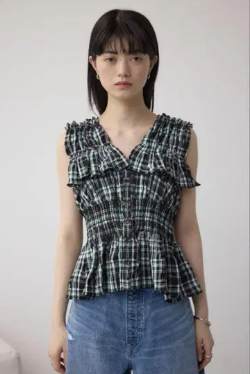 AZUL 체크 셔링 페플럼 블라우스 프리 사이즈 블랙