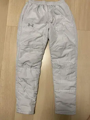 Under Armour 패딩 팬츠 화이트