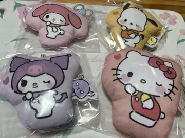 키티, 마이멜로디, 시나모롤, 폼폼푸딩 봉제 인형 키링 세트