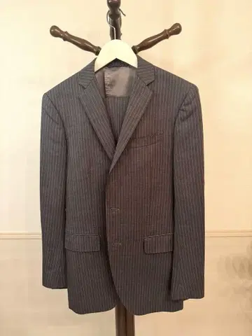 THE SUIT COMPANY 차콜 그레이/핀스트라이프 수트