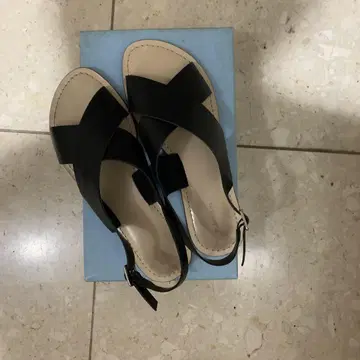 주말 세일 오우바니 스타 샌들 25cm